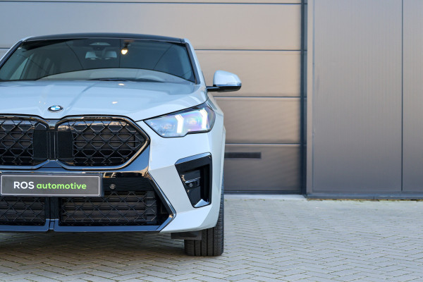 BMW X2 sDrive20i M-Sport | NIEUWSTAAT! | BTW | PANO | HUD | ELEK TREKHAAK | CAMERA ACHTER | SHADOW LINE |
