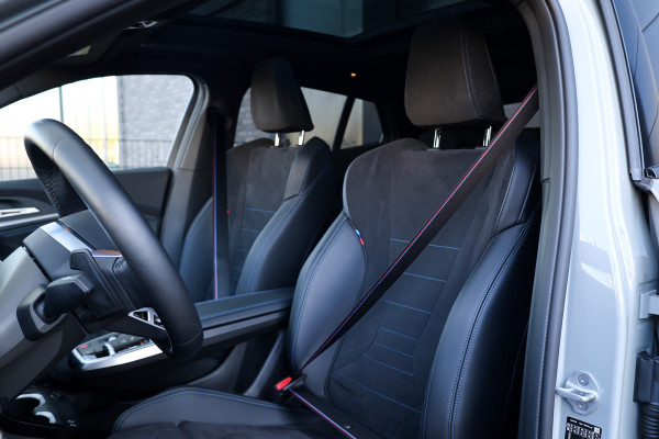 BMW X2 sDrive20i M-Sport | NIEUWSTAAT! | BTW | PANO | HUD | ELEK TREKHAAK | CAMERA ACHTER | SHADOW LINE |