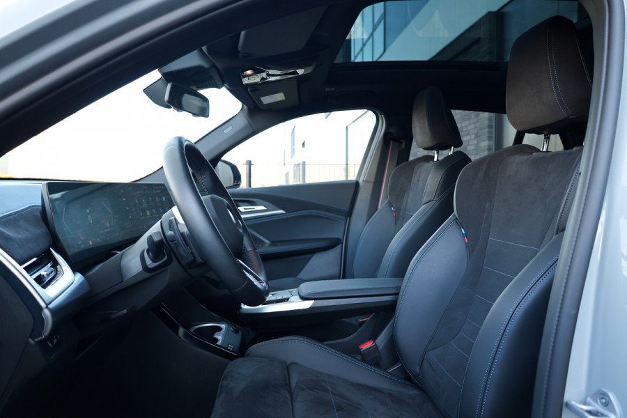 BMW X2 sDrive20i M-Sport | NIEUWSTAAT! | BTW | PANO | HUD | ELEK TREKHAAK | CAMERA ACHTER | SHADOW LINE |