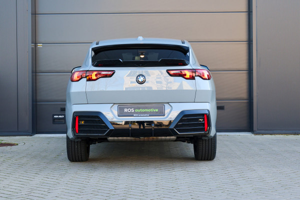 BMW X2 sDrive20i M-Sport | NIEUWSTAAT! | BTW | PANO | HUD | ELEK TREKHAAK | CAMERA ACHTER | SHADOW LINE |