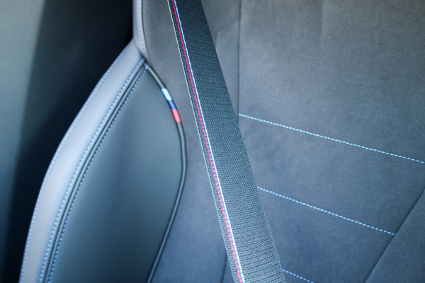 BMW X2 sDrive20i M-Sport | NIEUWSTAAT! | BTW | PANO | HUD | ELEK TREKHAAK | CAMERA ACHTER | SHADOW LINE |