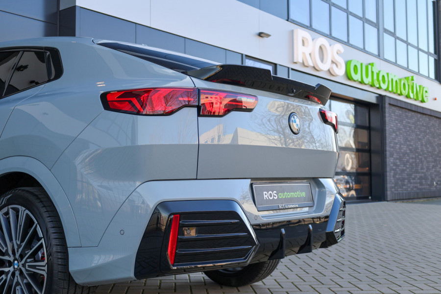 BMW X2 sDrive20i M-Sport | NIEUWSTAAT! | BTW | PANO | HUD | ELEK TREKHAAK | CAMERA ACHTER | SHADOW LINE |