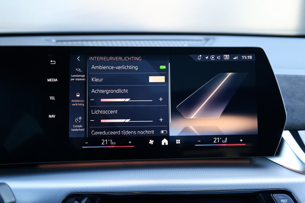 BMW X2 sDrive20i M-Sport | NIEUWSTAAT! | BTW | PANO | HUD | ELEK TREKHAAK | CAMERA ACHTER | SHADOW LINE |