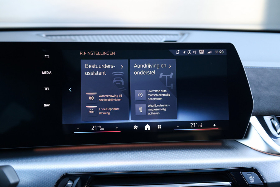 BMW X2 sDrive20i M-Sport | NIEUWSTAAT! | BTW | PANO | HUD | ELEK TREKHAAK | CAMERA ACHTER | SHADOW LINE |