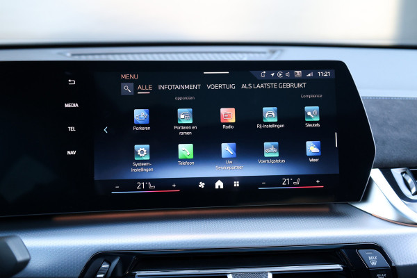 BMW X2 sDrive20i M-Sport | NIEUWSTAAT! | BTW | PANO | HUD | ELEK TREKHAAK | CAMERA ACHTER | SHADOW LINE |