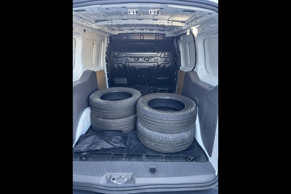 Ford Transit Connect 1.5 EcoBlue L2 Trend | 100pk | Automaat | Navigatiesysteem | Achteruitrijcamera | Stoel met bank