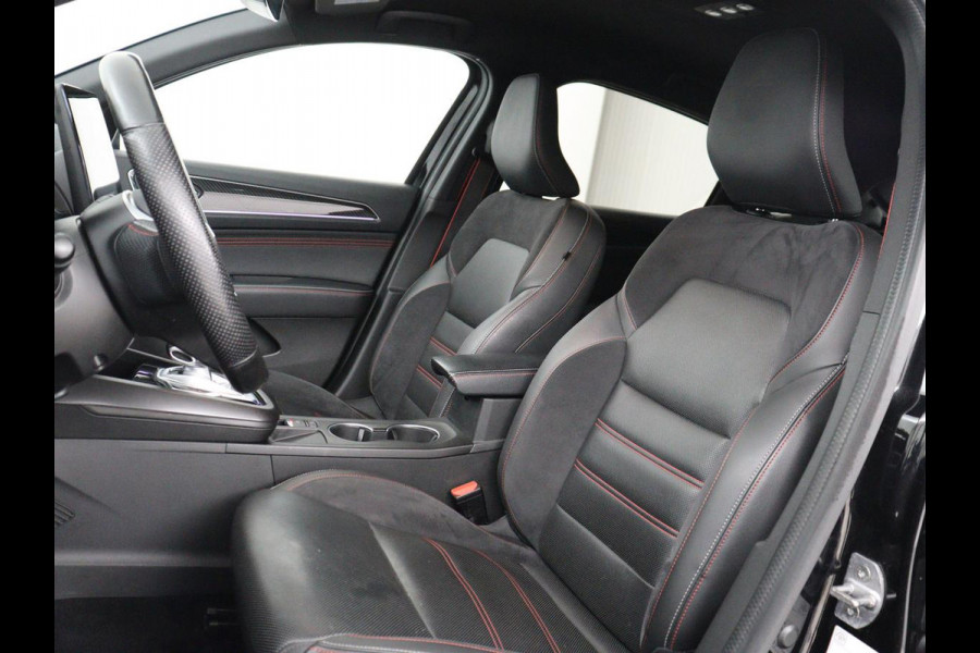 Renault Arkana 1.6 E-Tech Hybrid 145 R.S. Line | Leder/Alcantara | Trekhaak | Stoelverwarming | Adaptive cruise | Camera | Carplay | Keyless | Park Assist | Full LED | Navigatie | Stuurverwarming