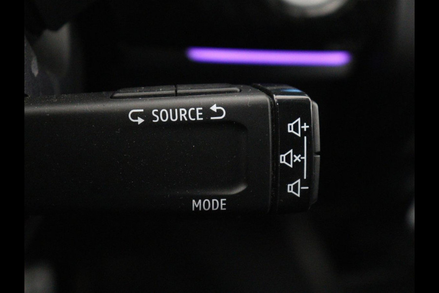 Renault Arkana 1.6 E-Tech Hybrid 145 R.S. Line | Leder/Alcantara | Trekhaak | Stoelverwarming | Adaptive cruise | Camera | Carplay | Keyless | Park Assist | Full LED | Navigatie | Stuurverwarming