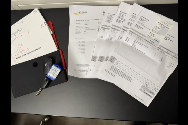 Citroën C4 1.2 PureTech Feel Cruise control Airco Apple/Android Carplay Navi Camera plus Parkeersoren achter