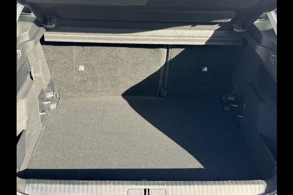 Citroën C4 1.2 PureTech Feel Cruise control Airco Apple/Android Carplay Navi Camera plus Parkeersoren achter