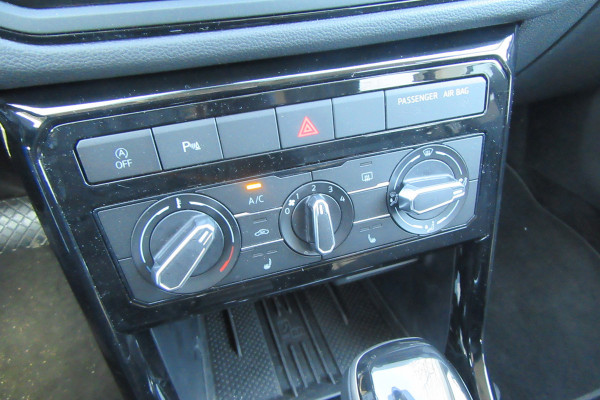 Volkswagen T-Cross 1.0 TSI Life Edition Automaat, Cruise Control, PDC V+A, Stoelverw, Carplay