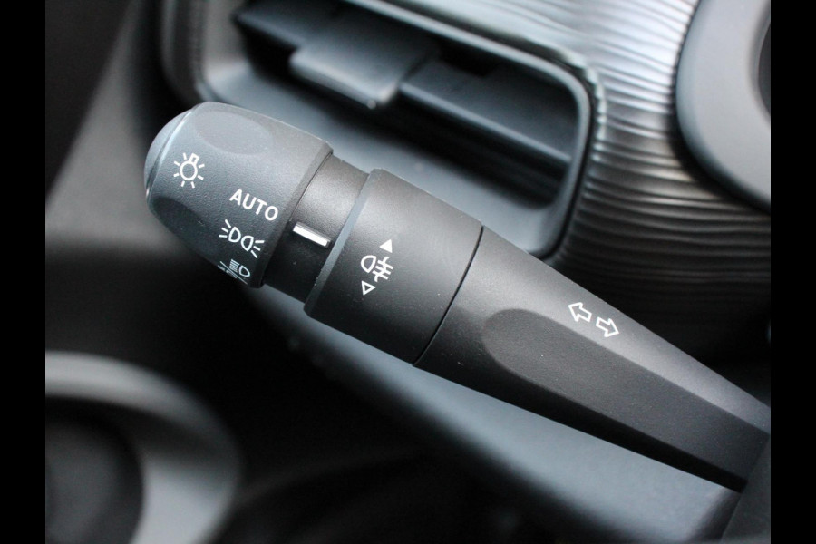 Jeep Avenger Longitude 54 kWh Automaat | Navigatie | Apple Carplay/ Android Auto | Parkeersensor achter | Cruise Control | Stoelverwarming | Full LED | Virtual Cockpit | Climate Control