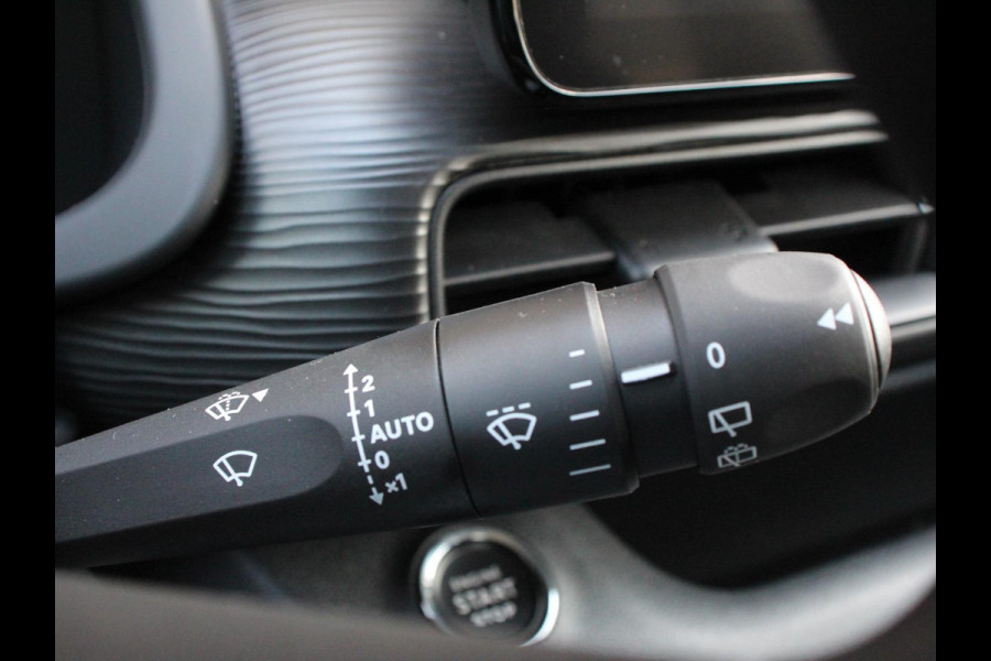 Jeep Avenger Longitude 54 kWh Automaat | Navigatie | Apple Carplay/ Android Auto | Parkeersensor achter | Cruise Control | Stoelverwarming | Full LED | Virtual Cockpit | Climate Control