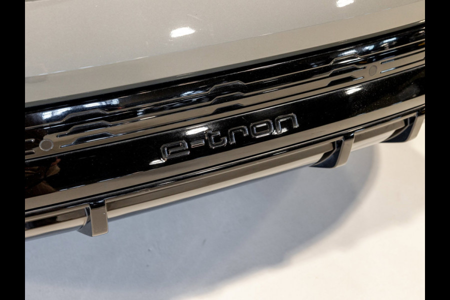 Audi Q8 Sportback e-tron 50 quattro S Edition 95 kWh / 340pk / Elektrische stoelverstelling / Achteruitrij camera /