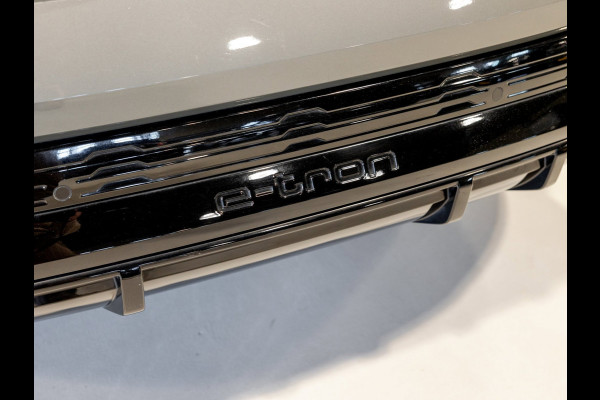Audi Q8 Sportback e-tron 50 quattro S Edition 95 kWh / 340pk / Elektrische stoelverstelling / Achteruitrij camera /
