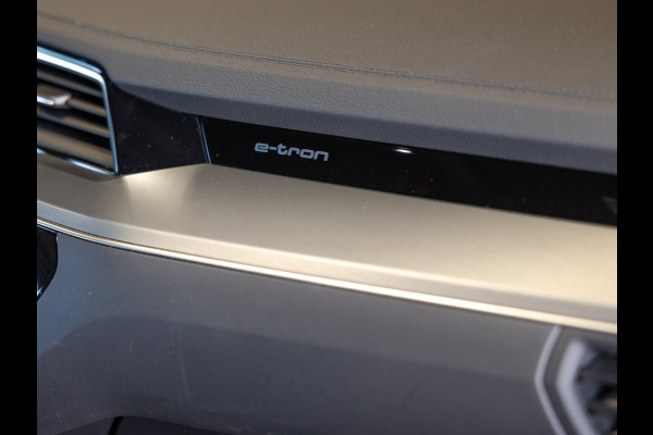 Audi Q8 Sportback e-tron 50 quattro S Edition 95 kWh / 340pk / Elektrische stoelverstelling / Achteruitrij camera /