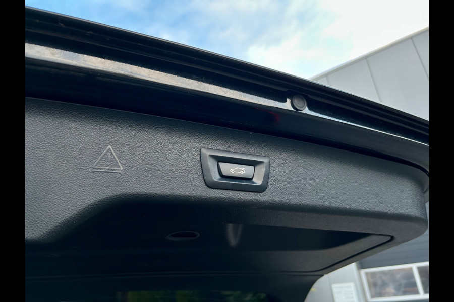 BMW 5 Serie Touring 530i xDrive High Executive , Pano,