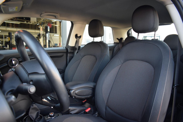 MINI Mini 1.5 Cooper | Apple Carplay | Cruise | Airco | 17" LM