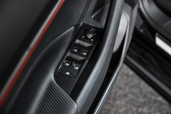 Škoda Kamiq 1.5 TSI 150 PK Monte Carlo - Automaat | Pano | Dig. Cockpit | Cruise | Stoel-+Stuurverw. | Camera | PDC | NAV + App. Connect | ECC |  LM 18" | 4789