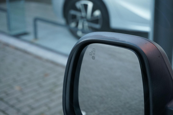 Toyota ProAce Worker 2.0 D-4D Navigator + CAMERA / DODEHOEK