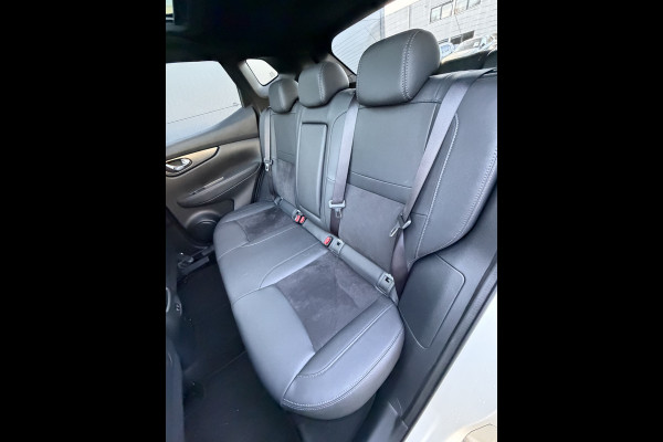 Nissan QASHQAI 160pk N-Tec (Trekhaak - Panoramadak - 360gr Camera - Parkeersensoren V+A - Keyless Entry - LED - 19"Zwart)