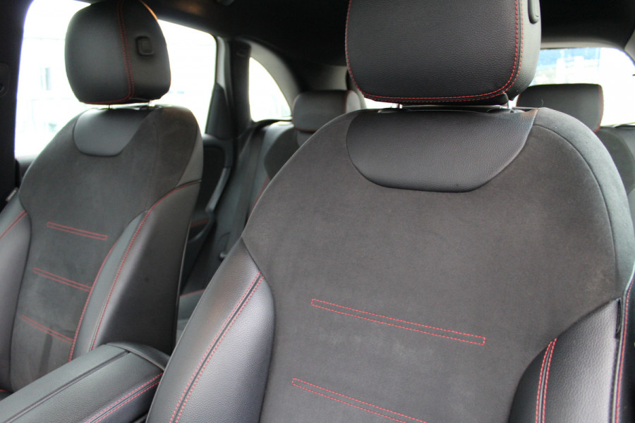 Mercedes-Benz B-Klasse 180 Business Solution AMG | Camera | Stoelverwarming | Dealer Onderhouden | Wide Screen