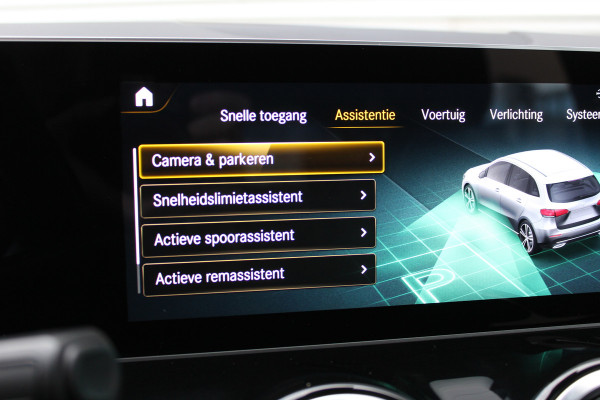 Mercedes-Benz B-Klasse 180 Business Solution AMG | Camera | Stoelverwarming | Dealer Onderhouden | Wide Screen