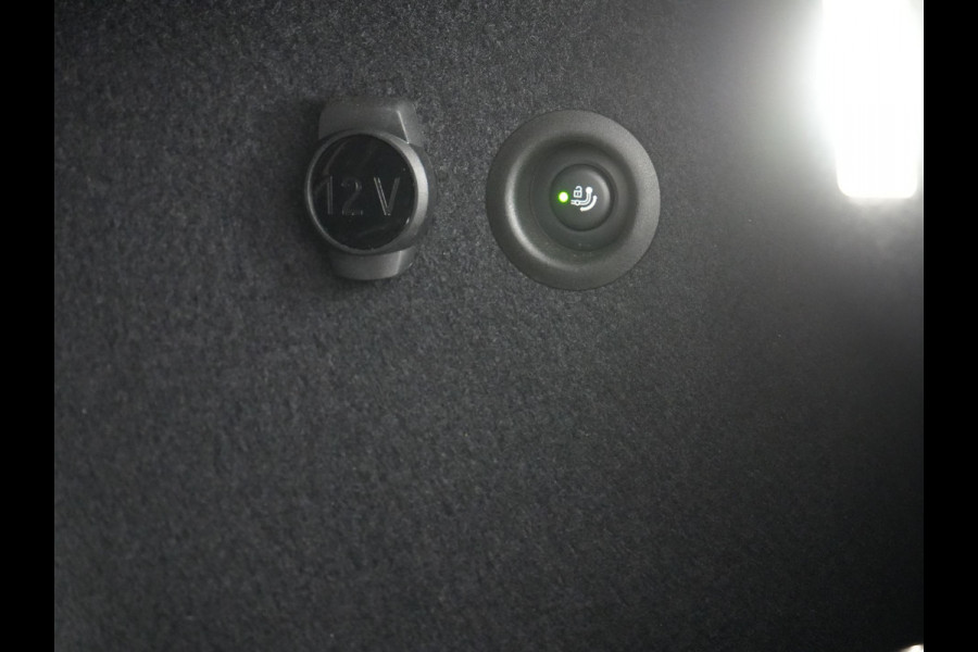 BMW X1 xDrive30e M Sport Plug In Hybrid 326pk Dealer O.H. PHEV | Panodak | Trekhaak af Fabriek | Lederen Sportstoelen Massage & Memory | Adaptive Cruise | 360 Camera | 20 "L.M | Harman / Kardon | Head Up | Keyless |