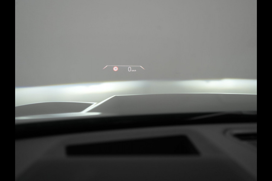 BMW X1 xDrive30e M Sport Plug In Hybrid 326pk Dealer O.H. PHEV | Panodak | Trekhaak af Fabriek | Lederen Sportstoelen Massage & Memory | Adaptive Cruise | 360 Camera | 20 "L.M | Harman / Kardon | Head Up | Keyless |