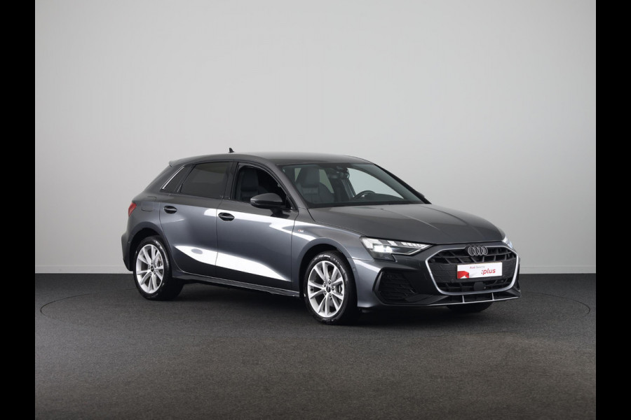 Audi A3 Sportback 40 TFSI e S edition 204pk S-tronic | Verlengde garantie | Navigatie | Parkeersensoren (Park assist) | Adaptieve cruise control | Stoelverwarming | S-Line |