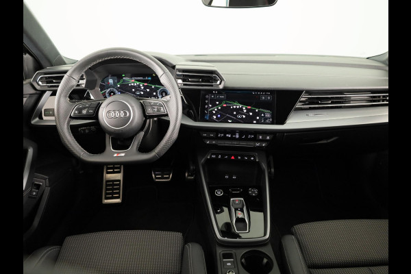 Audi A3 Sportback 40 TFSI e S edition 204pk S-tronic | Verlengde garantie | Navigatie | Parkeersensoren (Park assist) | Adaptieve cruise control | Stoelverwarming | S-Line |