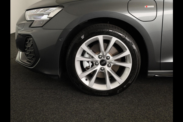 Audi A3 Sportback 40 TFSI e S edition 204pk S-tronic | Verlengde garantie | Navigatie | Parkeersensoren (Park assist) | Adaptieve cruise control | Stoelverwarming | S-Line |