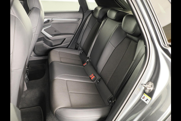 Audi A3 Sportback 40 TFSI e S edition 204pk S-tronic | Verlengde garantie | Navigatie | Parkeersensoren (Park assist) | Adaptieve cruise control | Stoelverwarming | S-Line |