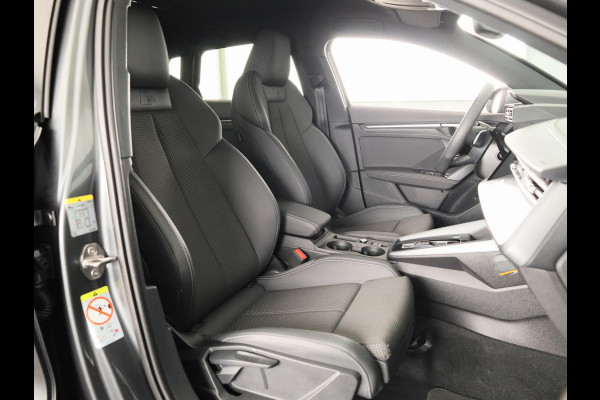 Audi A3 Sportback 40 TFSI e S edition 204pk S-tronic | Verlengde garantie | Navigatie | Parkeersensoren (Park assist) | Adaptieve cruise control | Stoelverwarming | S-Line |