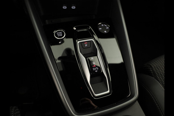 Audi A3 Sportback 40 TFSI e S edition 204pk S-tronic | Verlengde garantie | Navigatie | Parkeersensoren (Park assist) | Adaptieve cruise control | Stoelverwarming | S-Line |