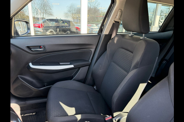 Suzuki Swift 1.2 Comfort Smart Hybrid 83 Pk / Navi Carplay / Airco / Camera / Cruise control / 16"Lichtmetaal.