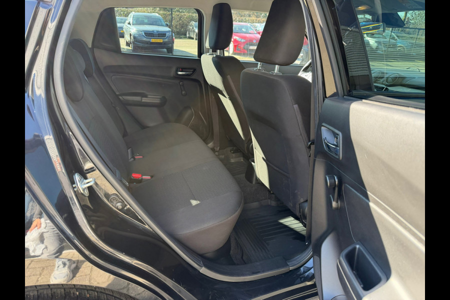 Suzuki Swift 1.2 Comfort Smart Hybrid 83 Pk / Navi Carplay / Airco / Camera / Cruise control / 16"Lichtmetaal.