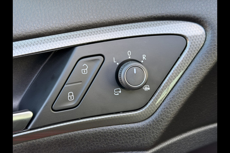 Volkswagen Golf 1.0 TSI Navi CarPlay ACC Clima Stoelverw 18''