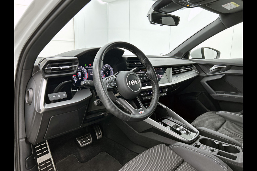 Audi A3 SPORTBACK 35 TFSI S-Line edition Plus(Goed OndH, Navi, Carplay, StoelV, PDC, Digitale Tellers, Cruise Con, Etc)