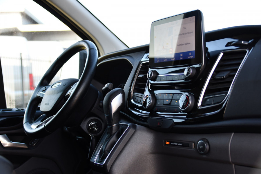 Ford Transit Custom 320 2.0 TDCI L2H1 Limited DC Black Edition Camera, Cruise, Carplay, 130pk, Stoelverwarming, 2 x Schuifdeur, Trekhaak, Multimedia, Automaat, Uniek!