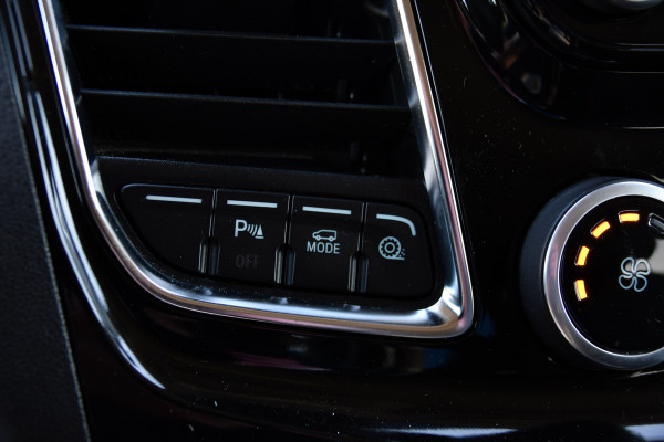 Ford Transit Custom 320 2.0 TDCI L2H1 Limited DC Black Edition Camera, Cruise, Carplay, 130pk, Stoelverwarming, 2 x Schuifdeur, Trekhaak, Multimedia, Automaat, Uniek!