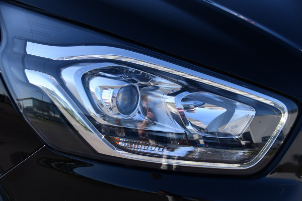 Ford Transit Custom 320 2.0 TDCI L2H1 Limited DC Black Edition Camera, Cruise, Carplay, 130pk, Stoelverwarming, 2 x Schuifdeur, Trekhaak, Multimedia, Automaat, Uniek!