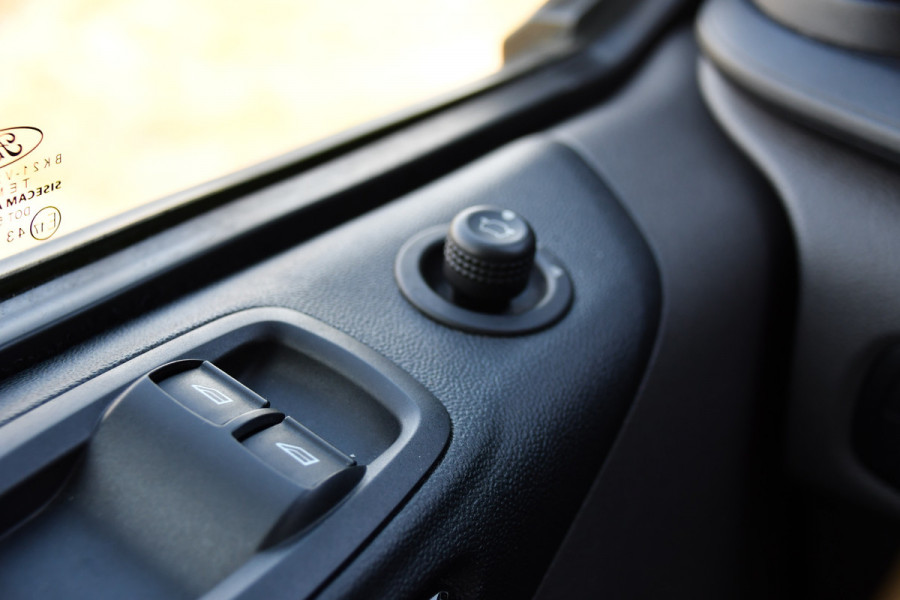 Ford Transit Custom 320 2.0 TDCI L2H1 Limited DC Black Edition Camera, Cruise, Carplay, 130pk, Stoelverwarming, 2 x Schuifdeur, Trekhaak, Multimedia, Automaat, Uniek!