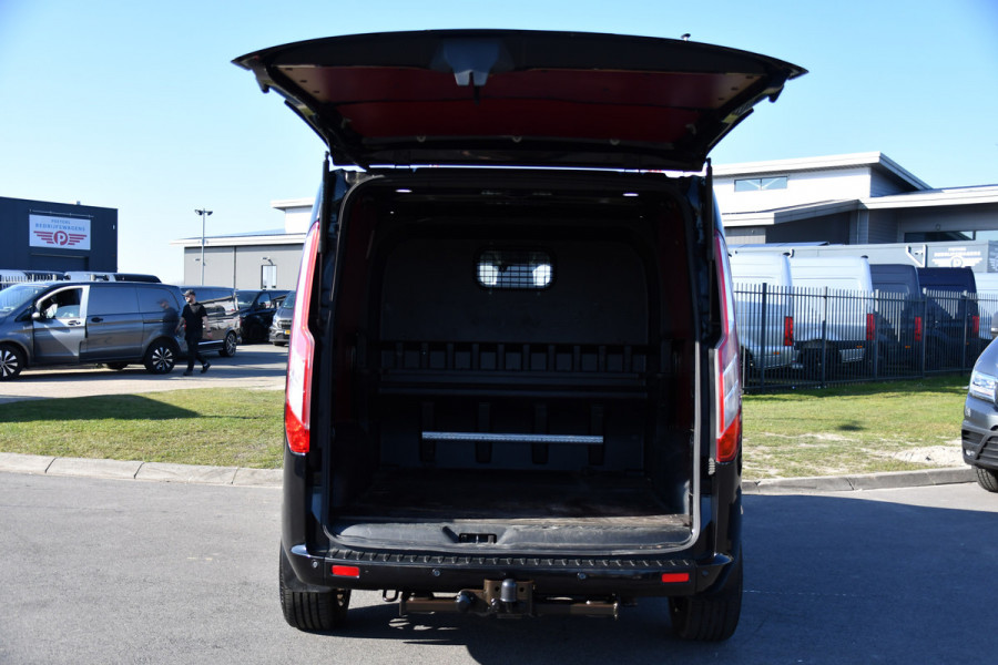 Ford Transit Custom 320 2.0 TDCI L2H1 Limited DC Black Edition Camera, Cruise, Carplay, 130pk, Stoelverwarming, 2 x Schuifdeur, Trekhaak, Multimedia, Automaat, Uniek!