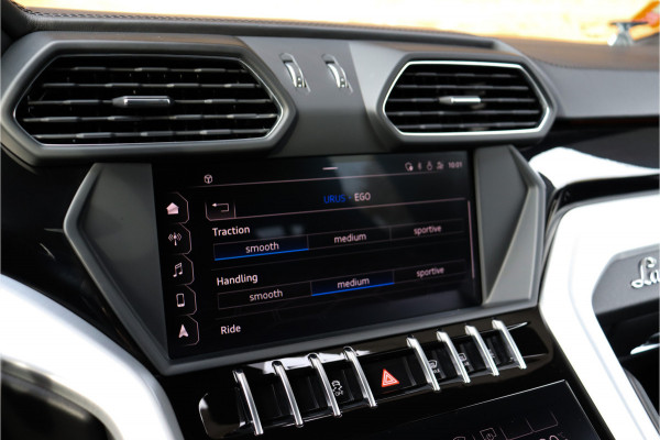 Lamborghini Urus 4.0 V8 **Carbon/Stitching/Alcantara/Ceramic/B&O 3D**