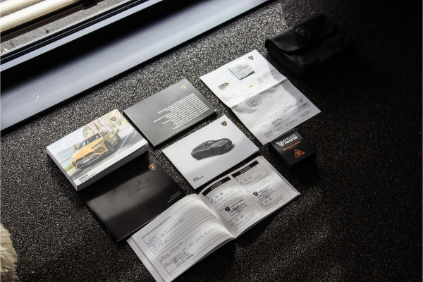 Lamborghini Urus 4.0 V8 **Carbon/Stitching/Alcantara/Ceramic/B&O 3D**