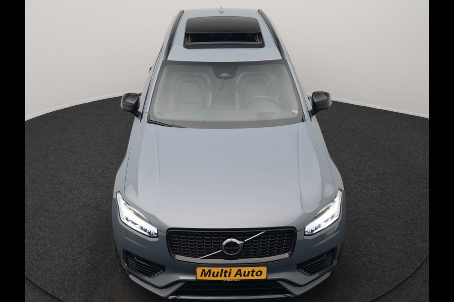 Volvo XC90 T8 Recharge AWD Ultimate Dark 7 Persoons LONG RANGE Plug In Hybrid 455pk Dealer O.H. PHEV | Trekhaak Af Fabriek | Panodak | Luchtvering |  Adaptive Cruise | Head Up | 360 Camera | Harman / Kardon | Lederen Sportstoelen Memory & Verwarmd | 22"L.M | Stuur Verwarmd | Keyless |