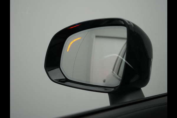 Volvo XC90 T8 Recharge AWD Ultimate Dark 7 Persoons LONG RANGE Plug In Hybrid 455pk Dealer O.H. PHEV | Trekhaak Af Fabriek | Panodak | Luchtvering |  Adaptive Cruise | Head Up | 360 Camera | Harman / Kardon | Lederen Sportstoelen Memory & Verwarmd | 22"L.M | Stuur Verwarmd | Keyless |