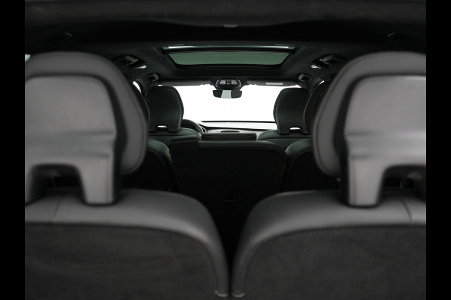 Volvo XC90 T8 Recharge AWD Ultimate Dark 7 Persoons LONG RANGE Plug In Hybrid 455pk Dealer O.H. PHEV | Trekhaak Af Fabriek | Panodak | Luchtvering |  Adaptive Cruise | Head Up | 360 Camera | Harman / Kardon | Lederen Sportstoelen Memory & Verwarmd | 22"L.M | Stuur Verwarmd | Keyless |