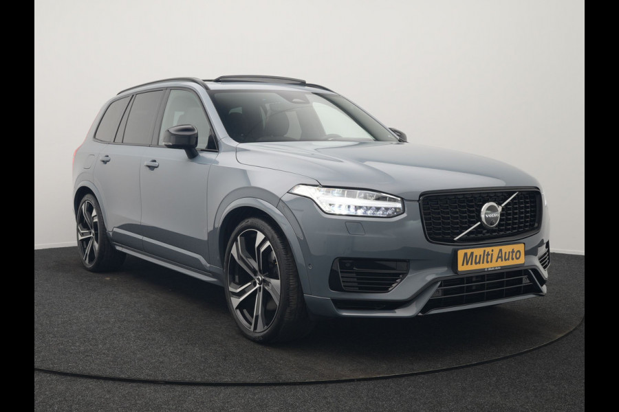 Volvo XC90 T8 Recharge AWD Ultimate Dark 7 Persoons LONG RANGE Plug In Hybrid 455pk Dealer O.H. PHEV | Trekhaak Af Fabriek | Panodak | Luchtvering |  Adaptive Cruise | Head Up | 360 Camera | Harman / Kardon | Lederen Sportstoelen Memory & Verwarmd | 22"L.M | Stuur Verwarmd | Keyless |